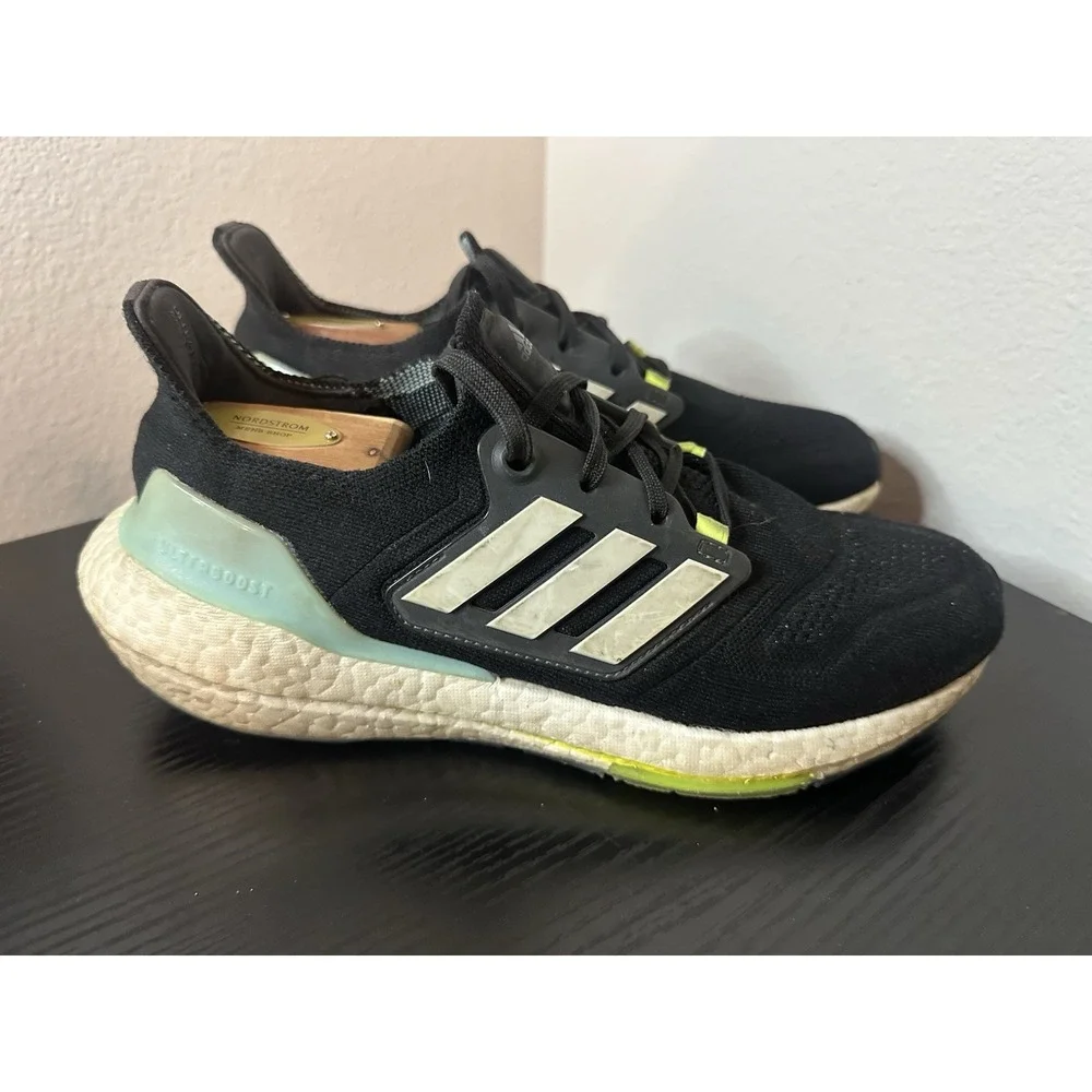 Adidas ULTRABOOST 22 Black Women's Running Shoes‎ Size 9